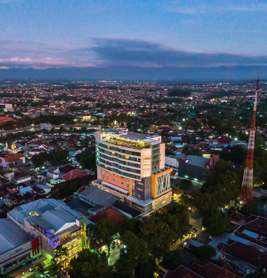 Отель The 1O1 Malang Oj Экстерьер фото